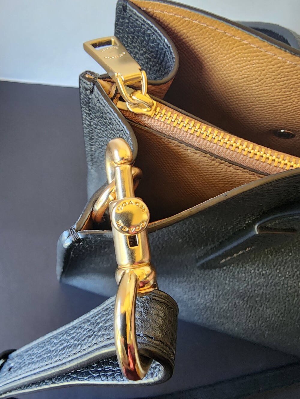 ✨️NWT✨️ Coach Charlie 2Way Carryall, Black, 2018, $395 MSRP - Picture 11 of 13